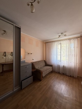 Оренда охайної кімнати. Район Пасічна. Укомплектована, вільна. - фото 1