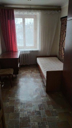 Здам окрему кімнату в трьох кімнатній квартирі без господарів! - фото 1