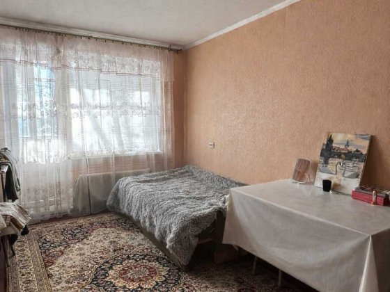 Кімната для дівчини без господарів Черкаси