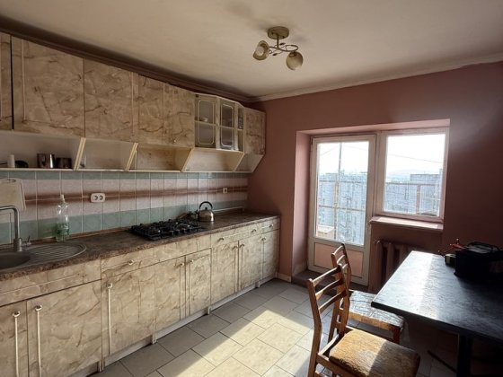 Оренда ізольваноі кімнати на Галицькому перхресті(Вул. Хмельницького) Львів