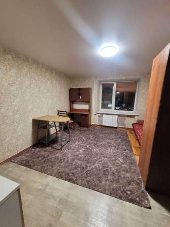 Сдам кімнату Солом'янський р-н вул Андрія Мельника буд 31\2 - фото 1