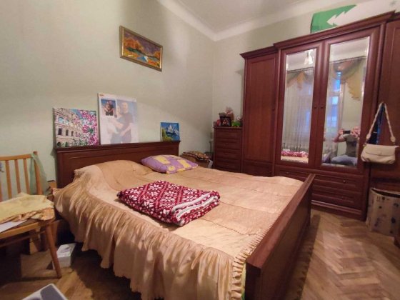 Кімната для дівчини/жінки вул. Полтавська 12, Центр, Шевченківський рн Киев