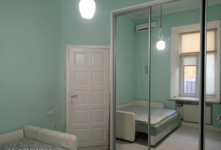 Срочно! Сдам комнату в "коммуне" с рем.Центр,район Нового рынка.. - фото 1