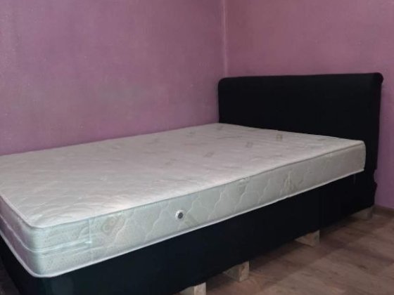 Сдам комнату в 2 к.кв.на Ат.Головатого ,Пересыпь,СВЕТ ЕСТЬ ВСЕГДА