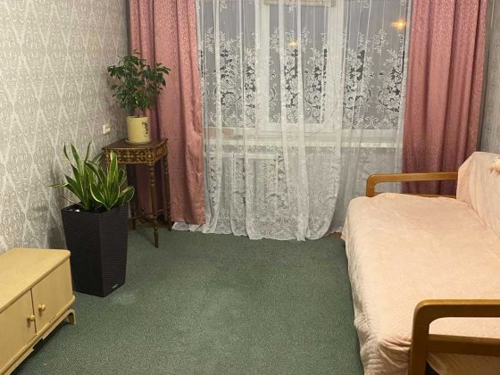 Сдам комнату в квартире Днепровский р-н, м. Черниговская, м. Дарница Киев