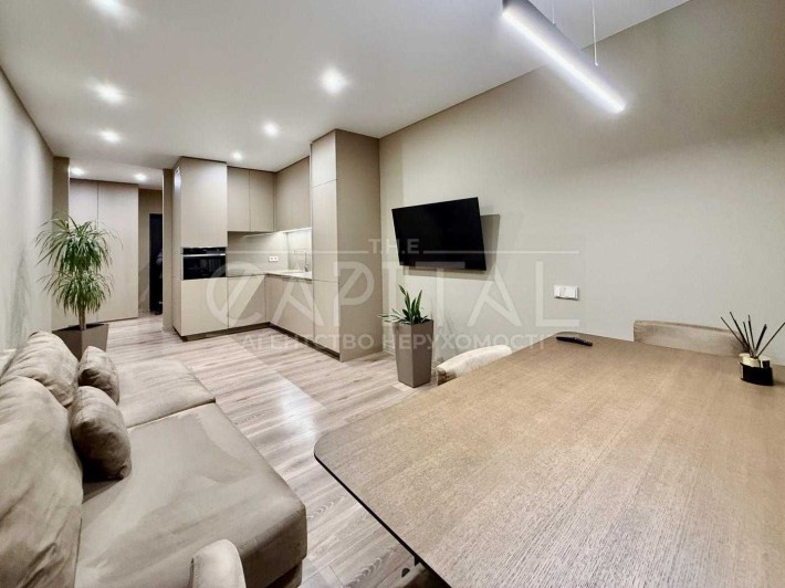 Оренда нової та світлої 3к квартири вул. Джона Маккейна Центр Київ - фото 1