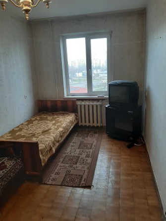 сдам комнату  в 2 комнатной квартире - фото 1