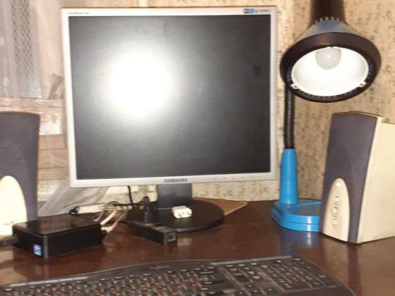 сдадим отделную комнату 1 девушке 1200гр/месяц  -м "Голосіївска" пішк Киев