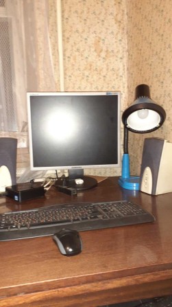 сдадим отделную комнату 1 девушке 1200гр/месяц  -м "Голосіївска" пішк - фото 1