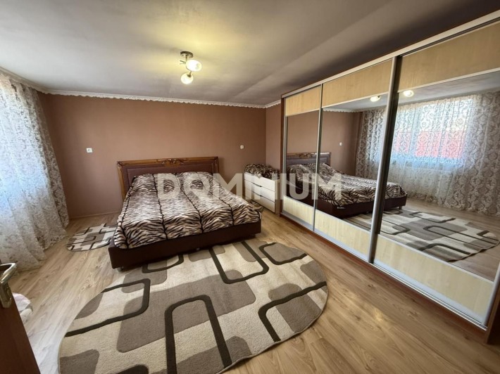 Будинок з просторим двором у м Виноградів - фото 1