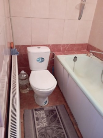 Здам пів будинку, центр - фото 1