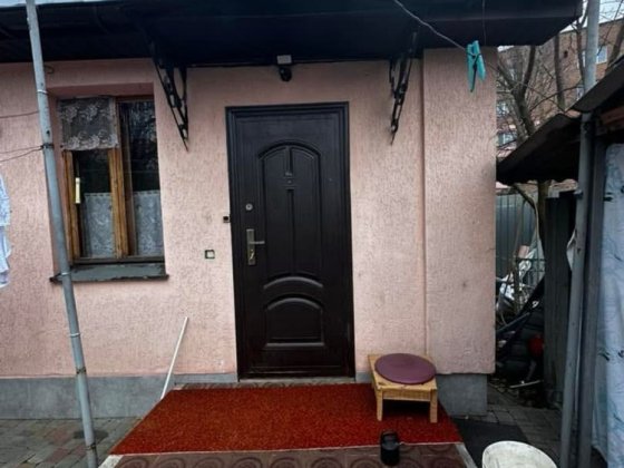 Р-н Фурманова спільний двір з господарем Полтава