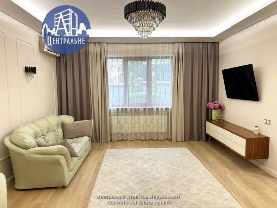 Оренда просторого будинку в Центрі міста Чернівці