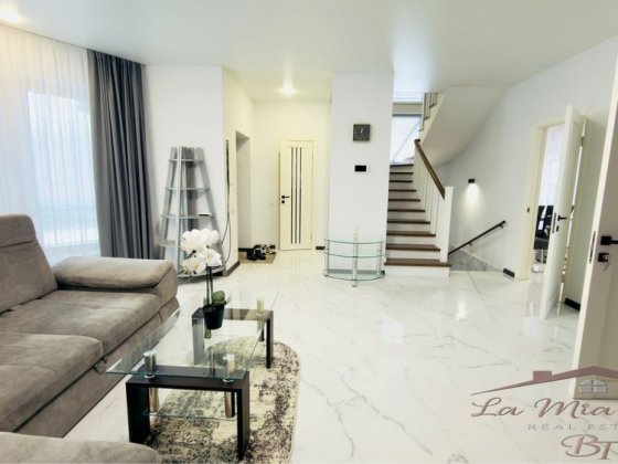 Оренда стильного 2 поверхового будинку . Приміська Чернівці