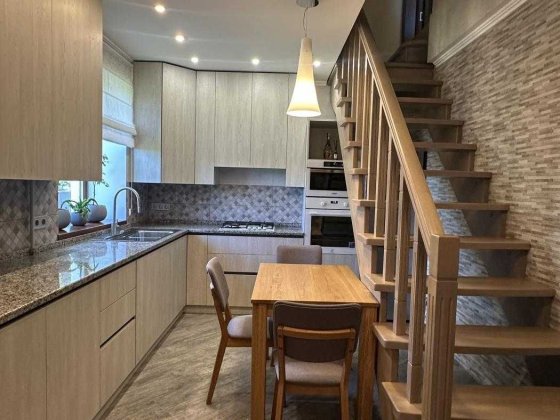 Панорамна 11, власне опалення, ділянка, газ, 3к, м Деміївська 15хв Киев