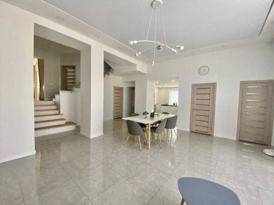 Новий Будинок на Широкій. Постійне світло.