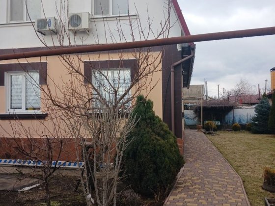 Здається  двоповерховий будинок на  Космосі  можна військовим Запорожье