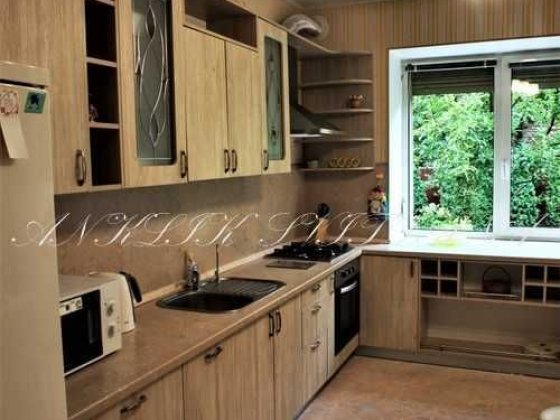 Здам дім будинок Голосієво, Центр ст.метро Голосіївська та  Деміїська Киев