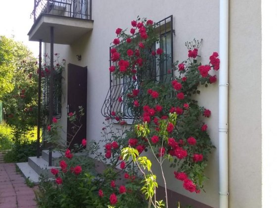 49-а Садова будинок поруч метро Осокори Славутич Киев