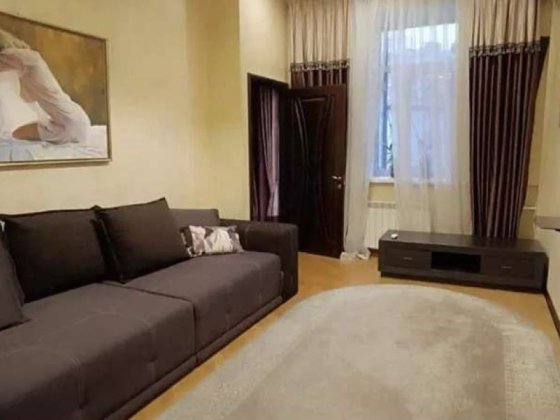 Продаж 2-к квартири вул.  Симона Петлюри 8 Киев