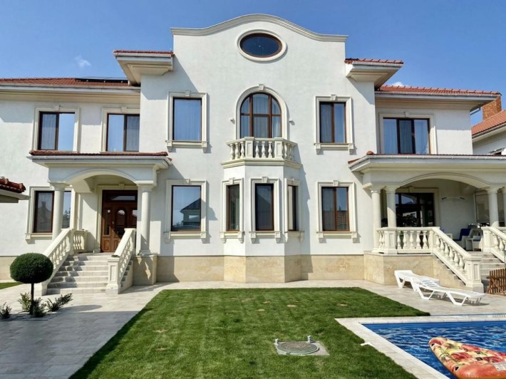 АРЕНДА шикарного ДОМА Совиньоне, 380м², 7 сот - фото 1