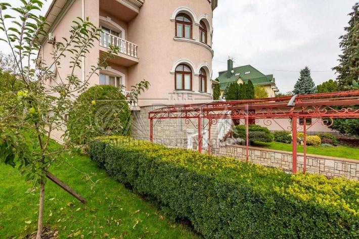 Будинок 420 м2/4 пов/14 соток в с. Крюківщина, вул. Шевченка, 36 - фото 1