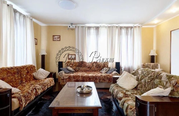 Оренда двоповерхового будинку 240 м2 в Святопетрівському - фото 1