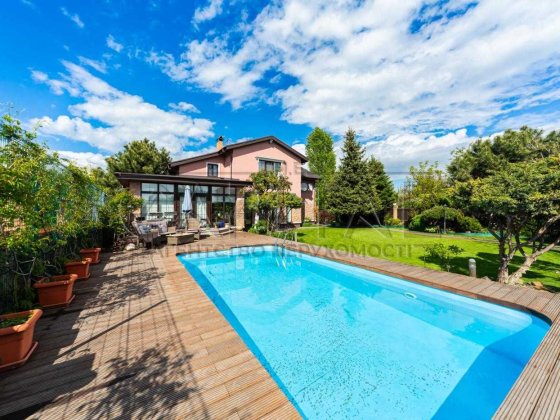 Будинок із басейном, сауною/с. Гатне/газове опалення/генератор Гатное