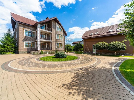 Оренда luxury-резиденції 800м² з виходом до річки басейн пірс 45 соток Козин