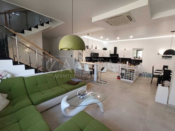 Будинок 250м2/20 соток/20 соток/генератор, Віта-поштова Віта-Поштова