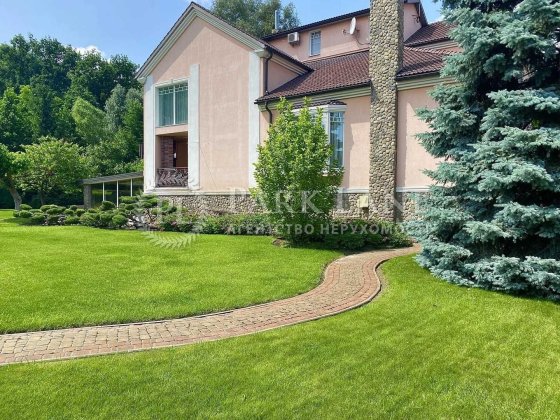 Оренда будинку під горою. 5 спалень. 30 соток землі. Підгірці