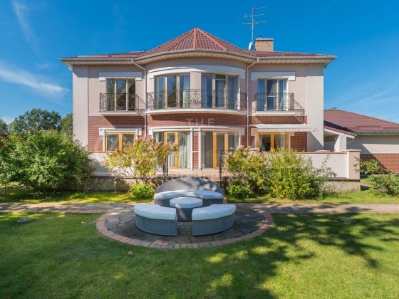 ОРЕНДА двоповерховий будинок площею 450 м².Іванковичі Иванковичи