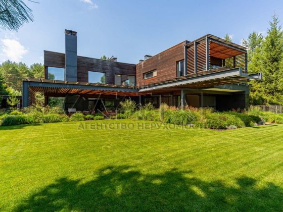 Оренда автономного будинку 300 м² у Riviera Village 4 спальні Лебедівка