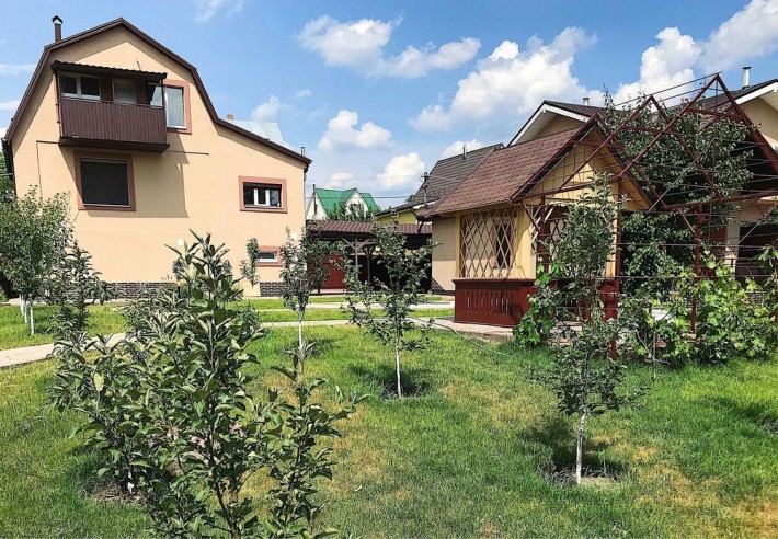 Оренда будинку з садом - фото 1