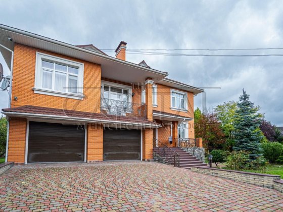 Оренда автономного будинку 520м² на 23 сотках – гараж, сауна, мансарда Чайки