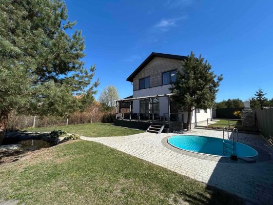 З басейном Будинок на літо або довготривало Ясногородка