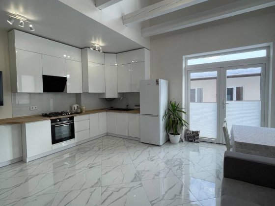 Оренда нового будинку спарки з окремим входом в Брюховичах Брюховичи