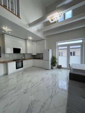 Оренда нового будинку спарки з окремим входом в Брюховичах - фото 1