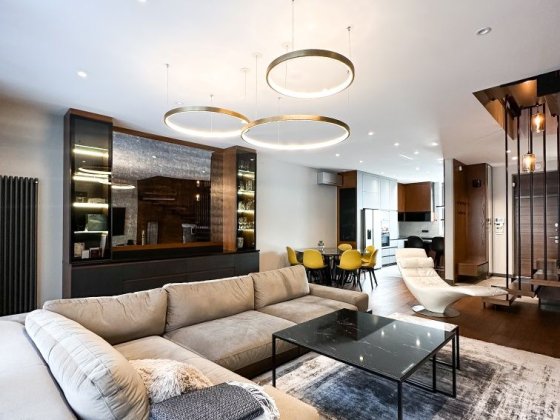 Оренда  стильного  котеджу Брюховичі на 3 поверхи . Брюховичі