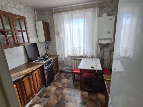 Сдам 2х квартиру на 11мкр. Победы 4/10 атономка Каменское