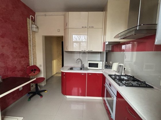 Здам 2-х кімнатну центр міста Каменское