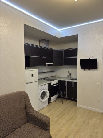 Сдам ухоженную квартиру в новом доме на Хантадзе! - фото 1