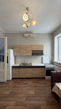 Сдам квартиру на земле  возле ГАИ!!! - фото 1