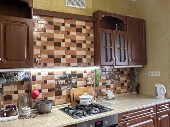 сдам 2-х уровневую  2-х ком квартиру птг молодежное Черноморск