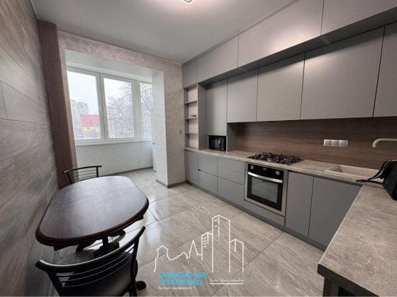 НОВЕСЕНЬКА 1-но кімнатна квартира Каменец-Подольский