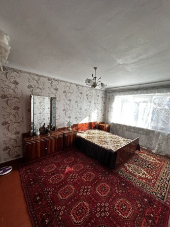 Здам трьохкімнатну квартиру в центрі міста - фото 1