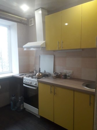 Сдам 1к квартиру в Центре. Коммунальные входят в стоимость - фото 1