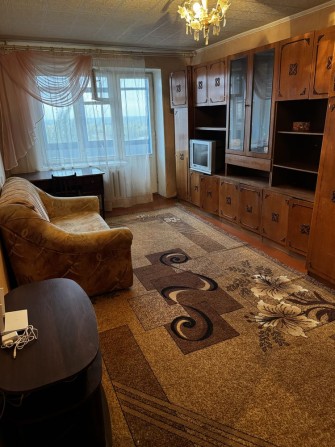 Сдам однокомнотную квартиру 8 этаж( лифт рабочий) - фото 1