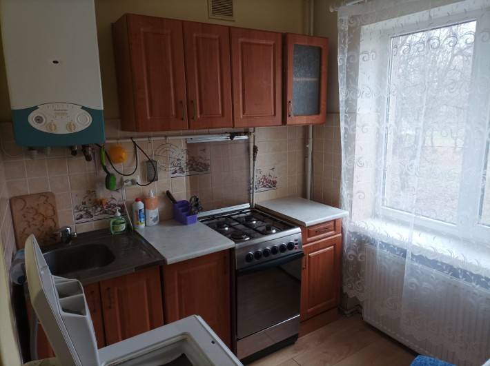 Здається 3 кімнатна на термін один  два місяці. - фото 1