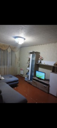 Сдам свою 2 ком.кв на 40 лет - фото 1